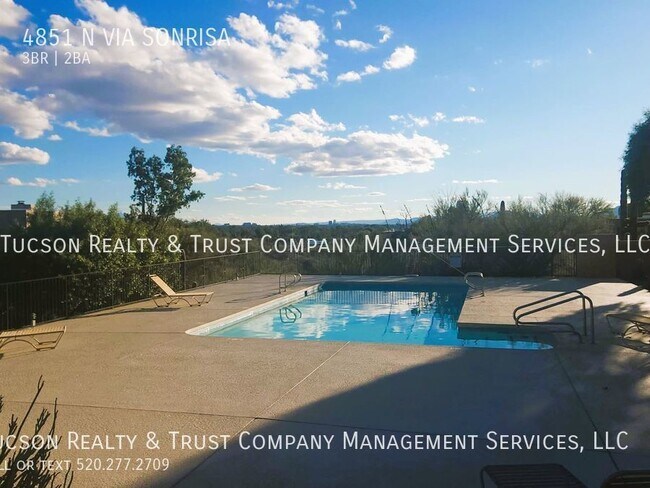 Building Photo - 4851 Vía Sonrisa