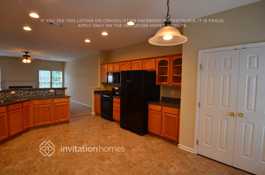 Building Photo - 8515 Castledown Dr