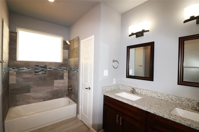 Building Photo - 4238 Aledo St