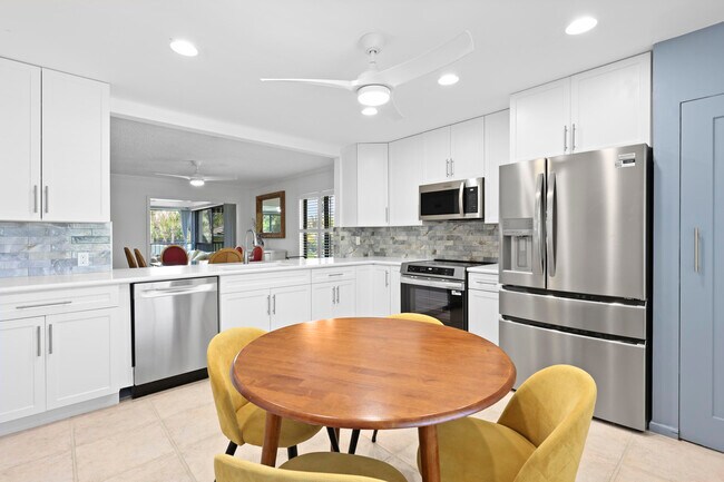 Building Photo - 5172 SE Club Way