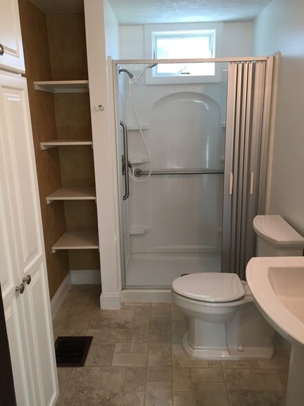 Bathroom - 351 N Main St