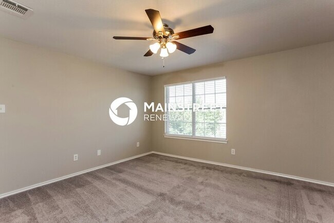 Building Photo - 4 Bedroom Pet-Friendly Home in San Antonio, TX with Main Street Renewal