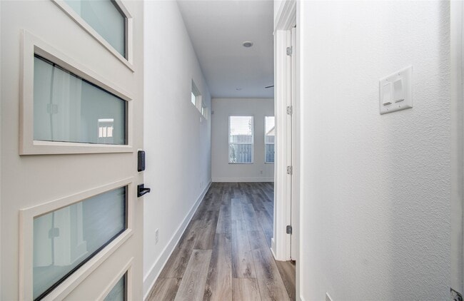 Building Photo - 2054 Johanna Crk Dr