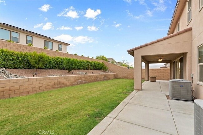 Building Photo - 35963 Bertain Dr