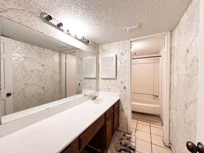 Building Photo - 8359 Sands Point Dr