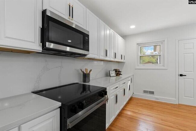 Building Photo - 4110 Timberlane Dr