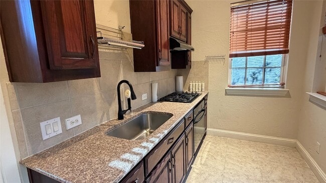 Building Photo - 6728 S Fork Dr