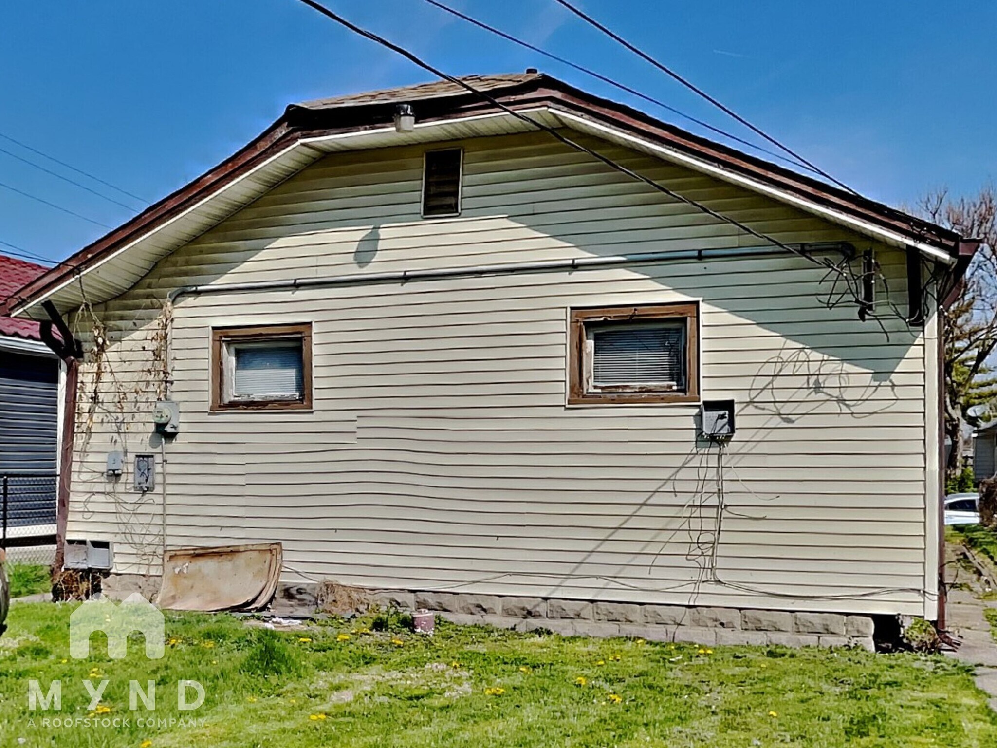 Building Photo - 1709 E Tabor St