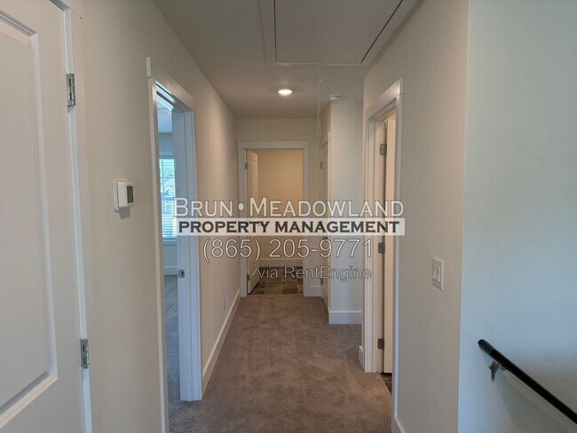 Building Photo - 2424 Limelight Ln