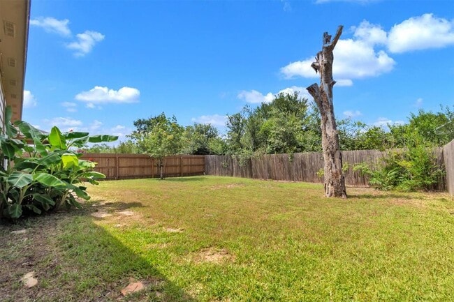 Building Photo - 9300 China Rose Dr