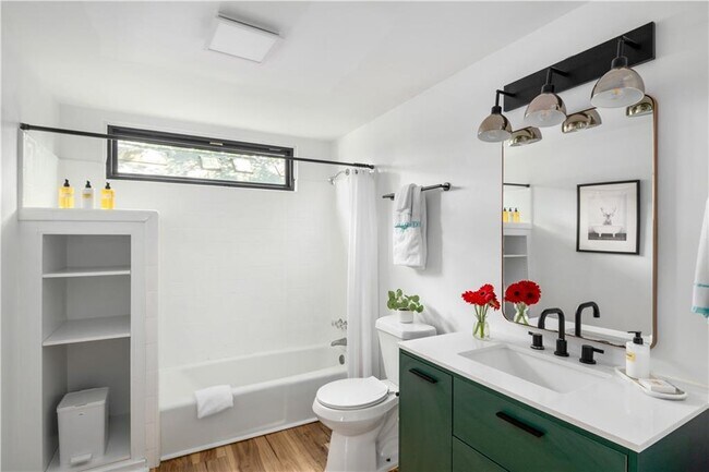 Building Photo - 119 Ashland Dr NE