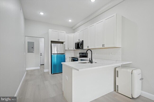 Primary Photo - 103 N 63rd St