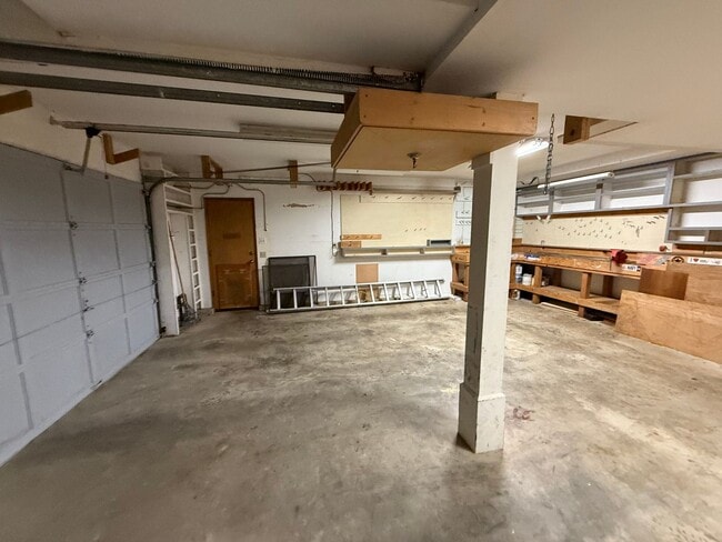 Building Photo - Spacious Mukilteo Home with Stunning Outdoor Living and Lush Landscaping