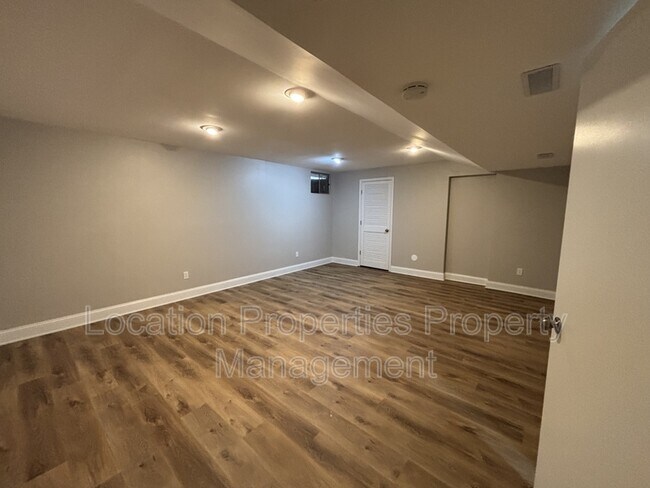 Building Photo - 1424 Applegate Ct