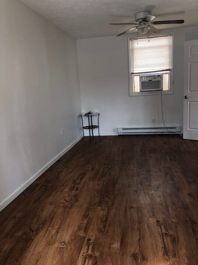 Building Photo - Wiles Hills - 1 Bedroom apartment -Availab...