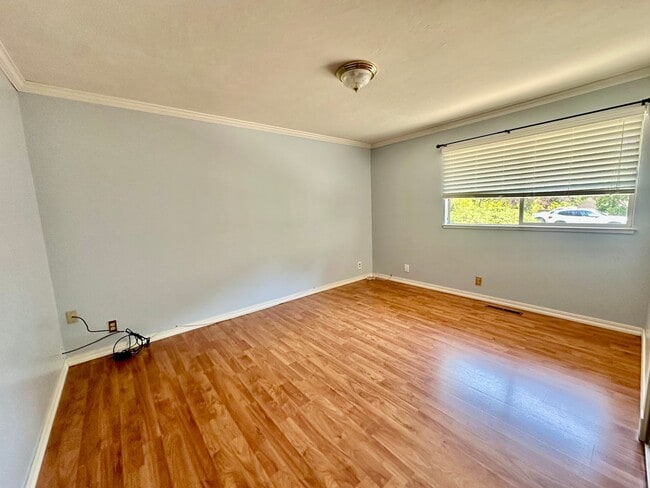 Building Photo - Single Story Home with Sparkling Pool, Large Spacious Lot with Top Schools! Monte Sereno/Los Gato...
