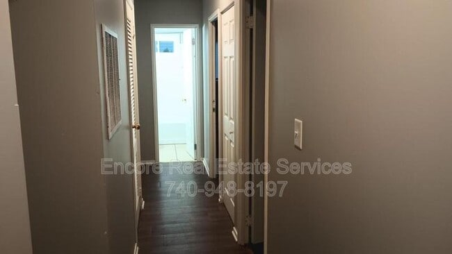 Building Photo - 575 Seneca Dr