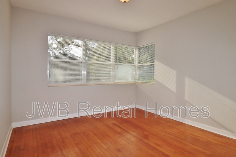 Building Photo - 6474 Fordham Cir E