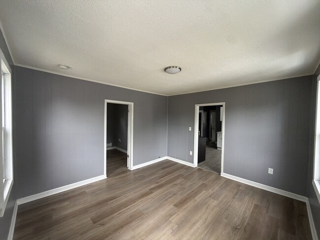 Building Photo - 4144 Hyde Ave
