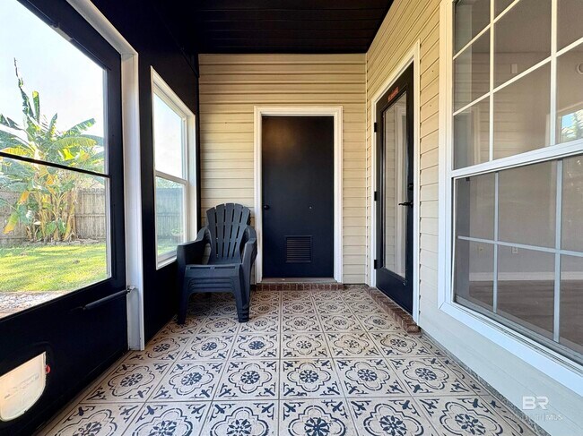 Building Photo - 7943 Audubon Dr