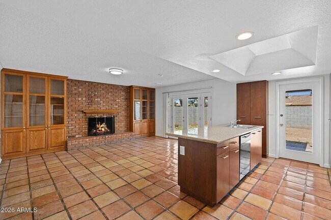 Building Photo - 1664 E Del Rio Dr