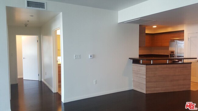 Building Photo - 3785 Wilshire Blvd