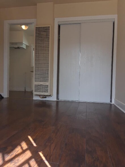 Building Photo - 1660 1/2 Murchison St