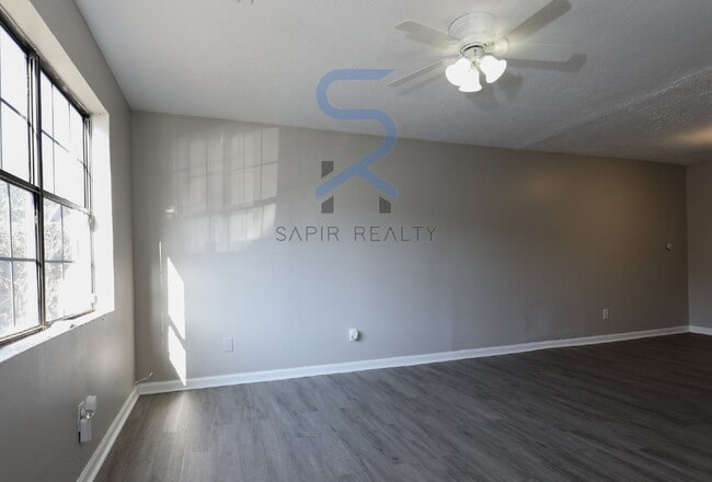 Building Photo - Move in before October 15th and get a $250...