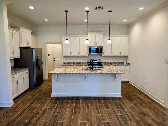 Building Photo - COMING SOONGorgeous Home, Great location!!!