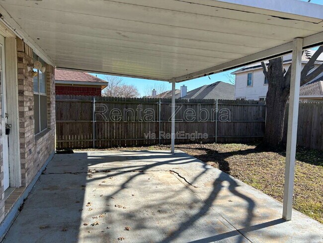 Building Photo - 4001 Cypress Gardens Dr