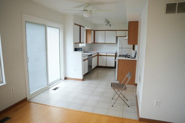 Building Photo - 22115 Pasadena Ln