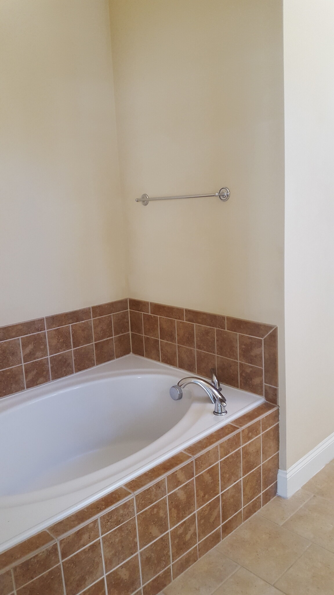 Garden Tub in Master Bath - 1133 N Blount St