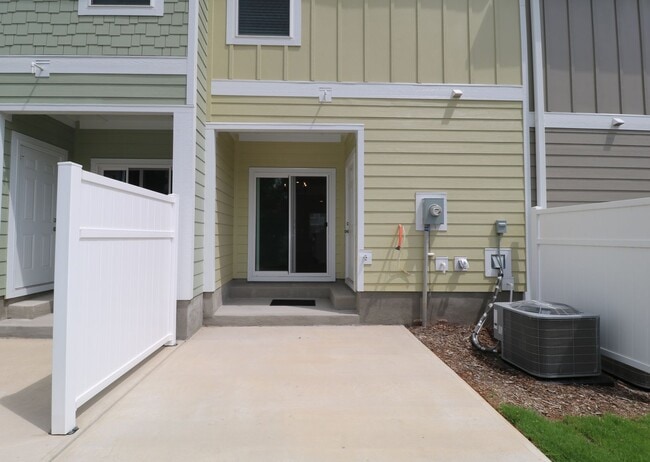 Building Photo - 1724 Granby Hts Dr