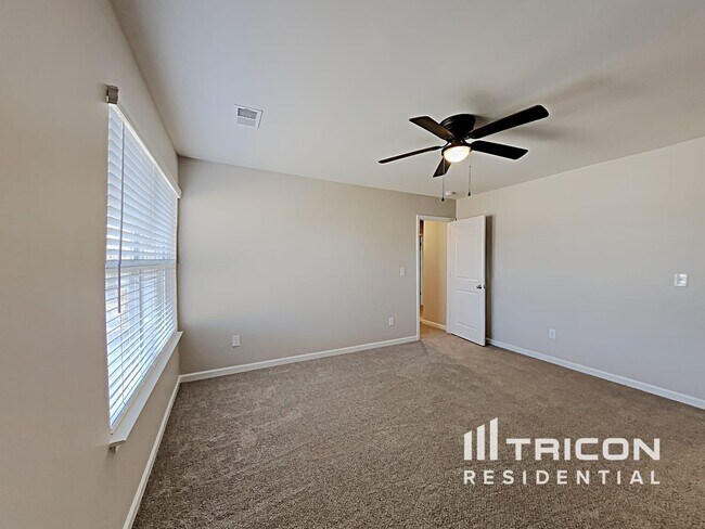Building Photo - 260 Millen Dr