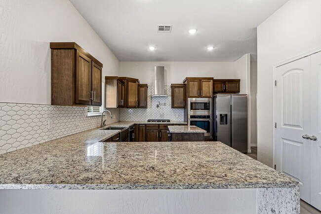 Building Photo - 649 La Entrada Cir