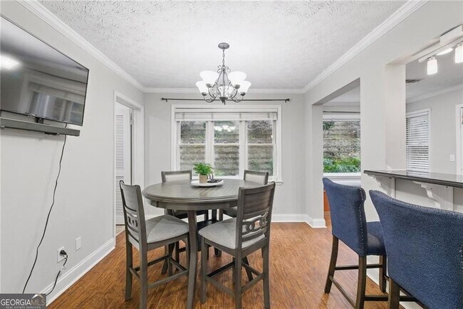 Building Photo - 13 Normandy Ct