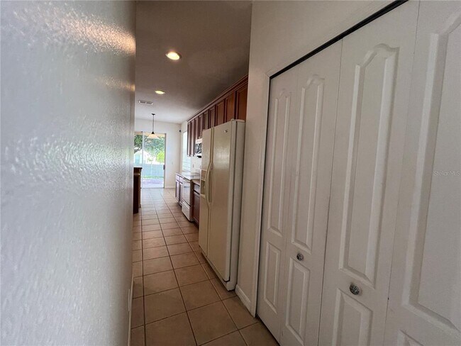 Building Photo - 554 Hiawatha Palm Pl