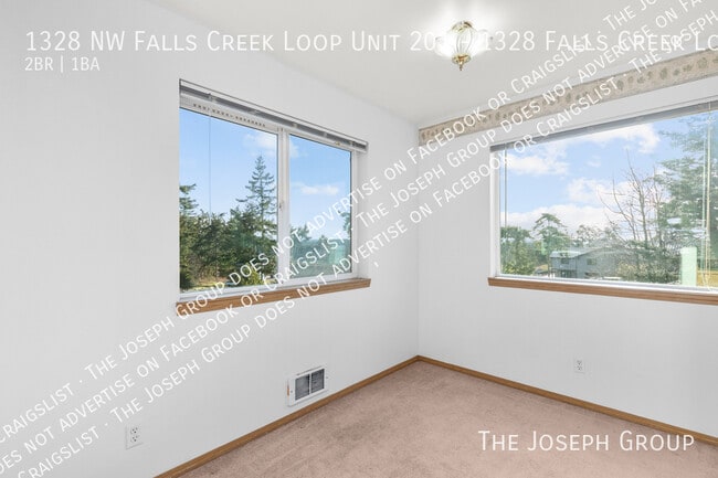 Building Photo - 1328 NW Falls Creek Loop