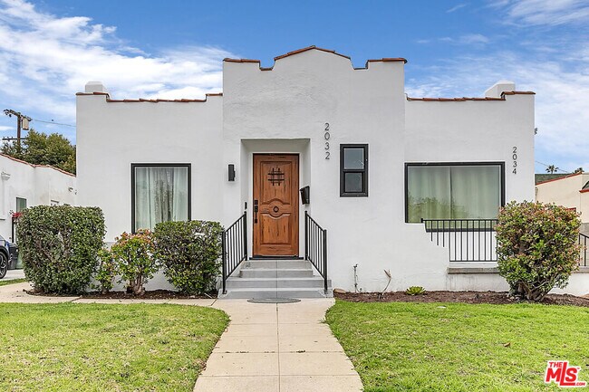 Building Photo - 2034 S Palm Grove Ave
