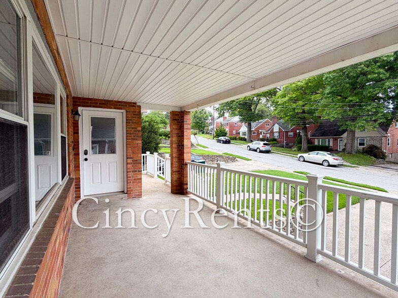 Building Photo - 4105 Paxton Woods Dr