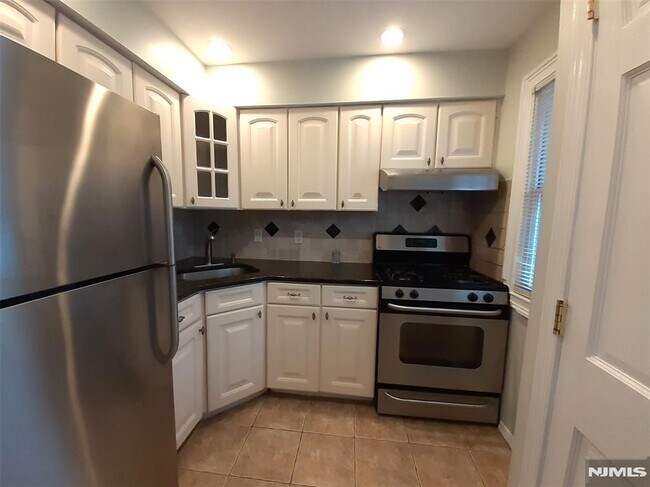 Building Photo - 116 71st St