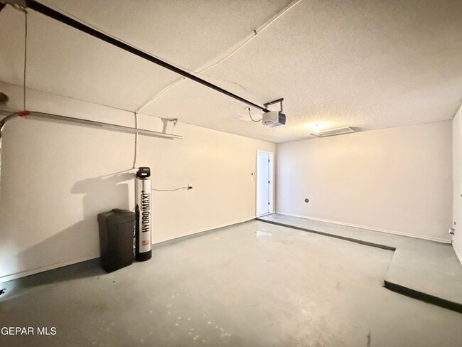 Building Photo - 1808 Loanda Ln