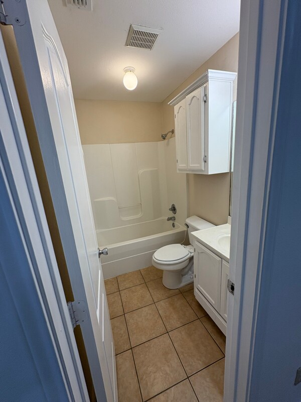 Building Photo - 900 S Palm Dr