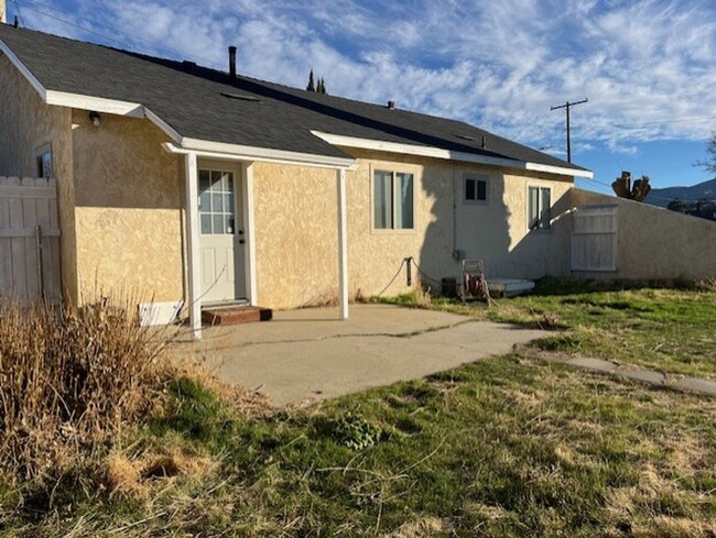 Building Photo - Located in the Heart of Tehachapi!