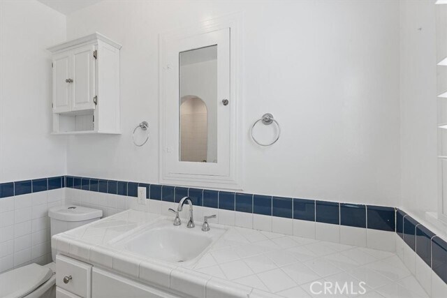 Building Photo - 5466 Templeton St