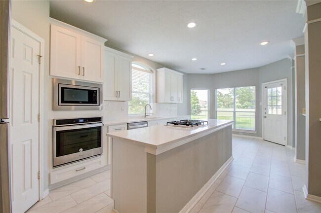 Building Photo - 10906 Castle Peak Dr