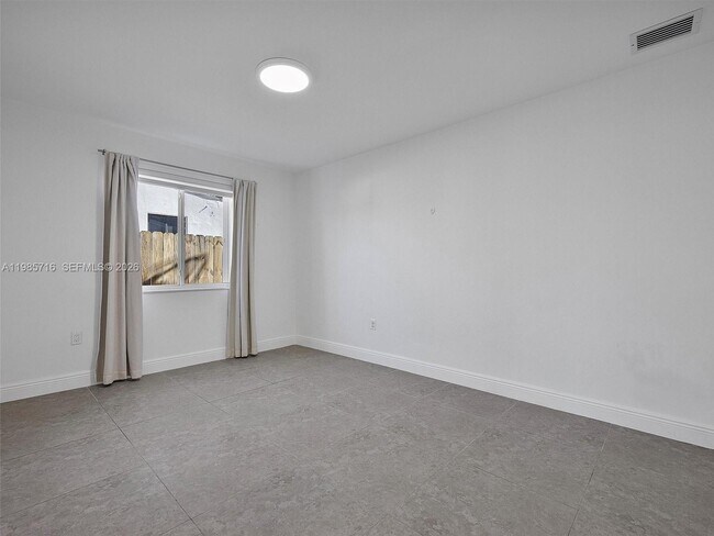 Building Photo - 340 NW 45th St