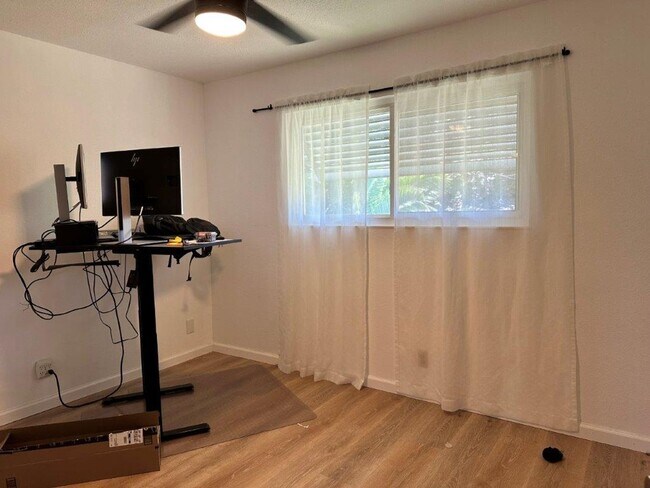 Building Photo - Spacious 4-Bedroom Home with Solar in Prim...