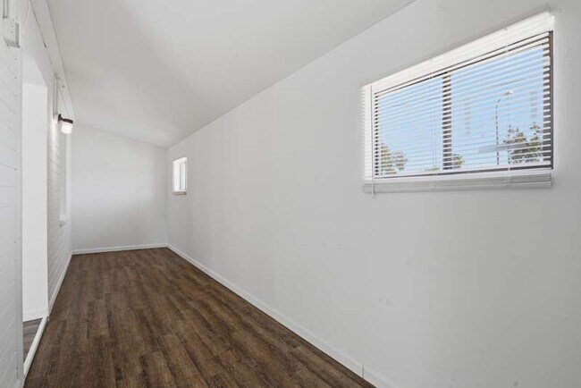 Building Photo - 7240 S 7th St
