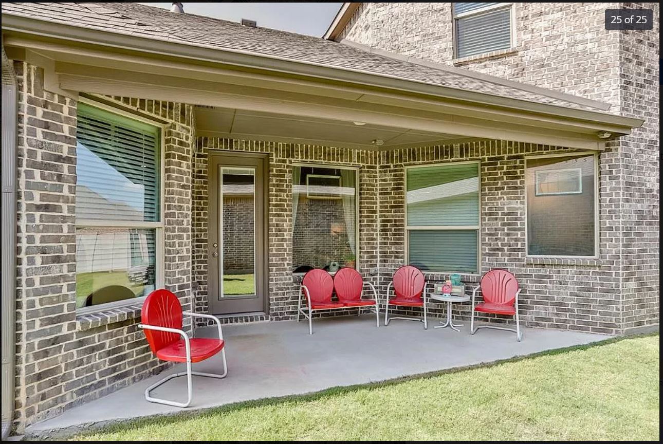 Patio (Side Yard all along the property) - 808 Parkside Dr